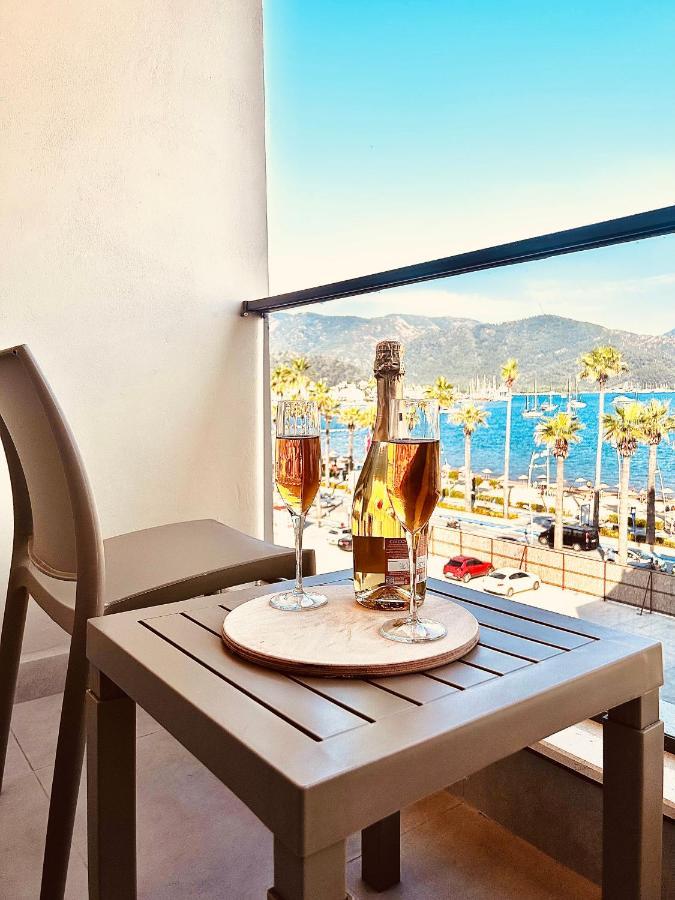 Fifty5 Suite Hotel 말마리스 외부 사진